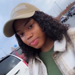 Meet your Posher, Jamia